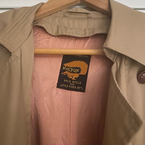 Tan Trench-coat - Picture 2 of 5